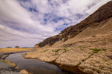 Landschaft mit einem Flussbett auf Island