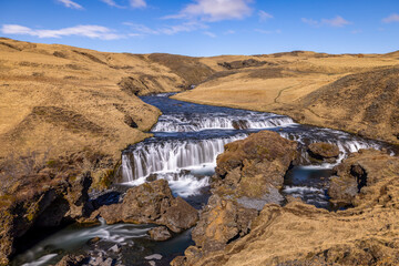 Ein Wasserfall auf Island