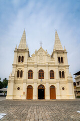 Fototapeta premium Santa Cruz Cathedral Basilica, also known as Kottepalli, is located in Fort Kochi.