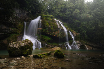 Obraz premium virje waterfall in the forest in slovenia