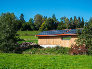 Photovoltaics on a barn roof in Bavaria © Andy Nowack