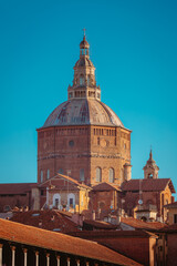 Fototapeta premium Pavia Cathedral dome against blue sky
