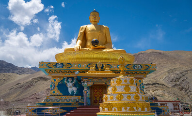 golden buddha statue