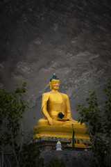 golden buddha statue