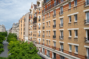 Fototapeta premium vue d'une rue dans le douzième arrondissement de Paris en France