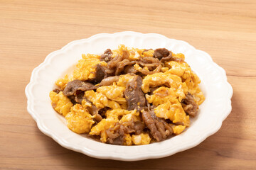 牛肉とふわふわ卵炒め