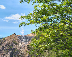 北海道登別市にある日和山と新緑 / Mt.Hiyoriyama and fresh greenery in Noboribetsu, Hokkaido