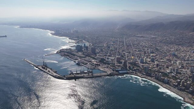 Puerto de Antofagasta desde el aire, dron