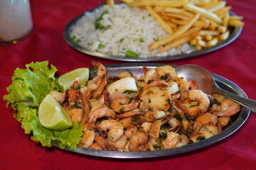 Arroz e Camarão com Fritas