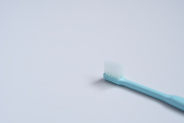 水色の歯ブラシ1
