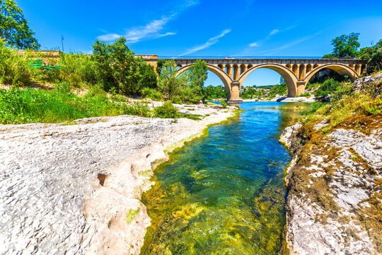 Gardon et pont de Collias