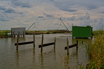 Cabane de pêcheurs au carrelet près du petit port de Collet