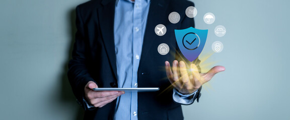 Commercial agent offering the best quality in health, transportation, travel, home, family and theft insurance services.