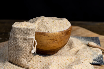 fresh crumbly bread crumbs from dehydrated white bread