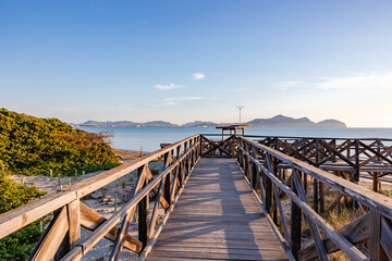 Obraz premium bridge over the beach