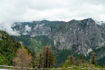 Blick vom Loser auf das tote Gebirge sowie das Ausseerland und den Dachsteingletscher,...