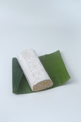 Raw food is made from soybeans In Indonesia is often called Tempe