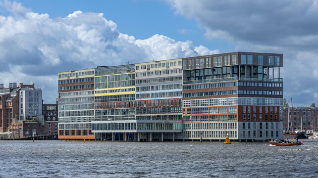 The Silodam is a breakwater in the western port area of ​​Amsterdam. The approximately 300 meter long breakwater extends into the IJ.