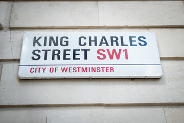 Obraz premium LONDON- King Charles Street in SW1 Westminster. Grand street in Whitehall, home to the Foreign, Commonwealth & Development Office.