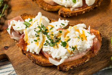 Healthy Homemade Burrata Prosciutto Toast