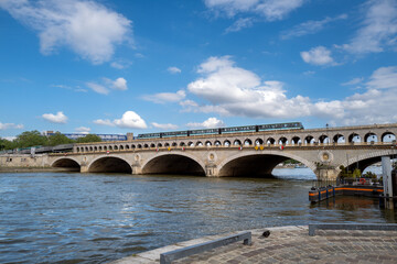 Naklejka premium La Seine au niveau du ministère des finances de Bercy à Paris en France