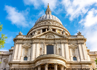 Obraz premium St. Paul's cathedral in London, UK