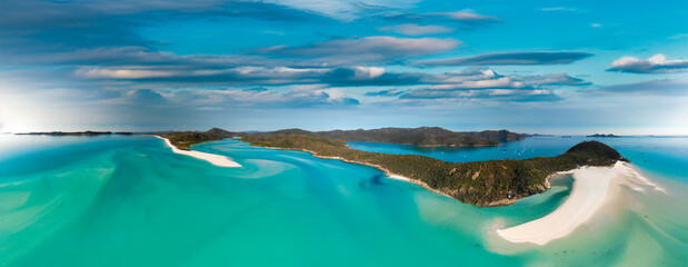 Hill Inlet Lookout. Whitehaven Beach in the Whitsundays, Queensland panoramic aerial view, Australia. © jovannig