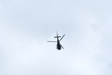 Hélicoptère en vol