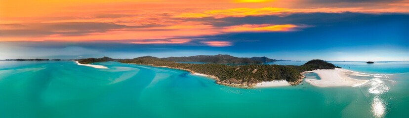 Hill Inlet Lookout. Whitehaven Beach in the Whitsundays, Queensland panoramic aerial view, Australia.
