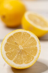 Bio Zitronen - aufgeschnitten  - Nahaufnahme