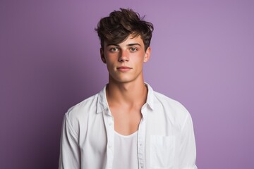 Obraz premium A young man with brown hair