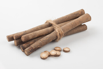  A biennial plant of the Aster family. The height is 50~150cm, the foliage is alternate and the root leaves are clustered together and are close to a heart shape. In July, black-purple or white tube-s