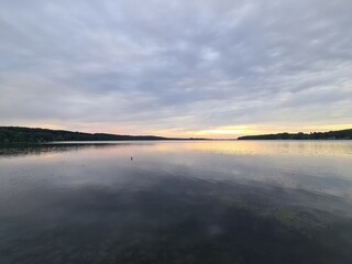 wunderschöner Sonnenuntergang über dem Ratzeburger See in Ratzeburg, Schleswig - Holstein / Deutschland
