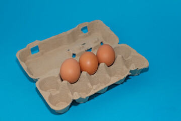 Boîte d'œufs, boîte d'œufs en carton, 3 œufs bruns