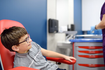 Preteen boy came to do a blood test, but he is very afraid of it. Childhood fear of doctors and...