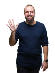Naklejka premium Young caucasian hipster man wearing sunglasses over isolated background showing and pointing up with fingers number five while smiling confident and happy.