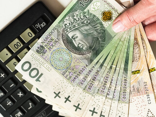 Polski złoty, polskie banknoty, polska waluta, złotówki, gotówka.