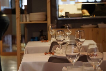 Día en un restaurante cocinando y probando platos
