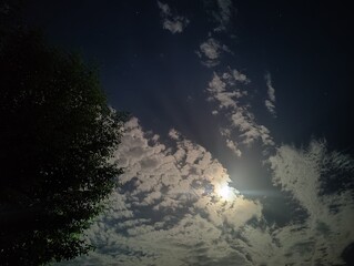 Naklejka premium sunrise over the moon