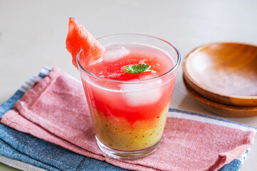 スイカとキウイのジュース