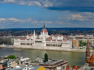 Obraz premium Beautiful World Heritage Parliament Building on the Danube River, Budapest, Hungary