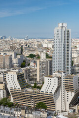 Fototapeta premium Vue aérienne d'immeubles, dans le quartier des Flandres à Paris, France