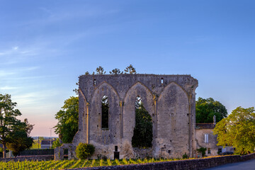 Fototapeta premium The great wall, Saint-Emilion, Gironde, Nouvelle Aquitaine, France. Last remaining wall of a 12th-century Dominican monastery