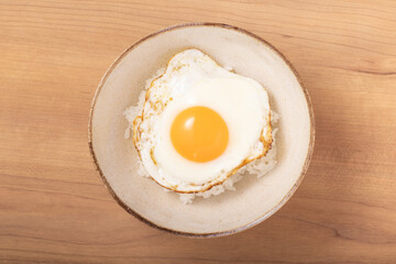 目玉焼き丼