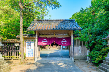 Naklejka premium 初夏の日吉神社 福岡県柳川市 Hiyoshi Shrine in early summer. Fukuoka Pref, Yanagawa City.