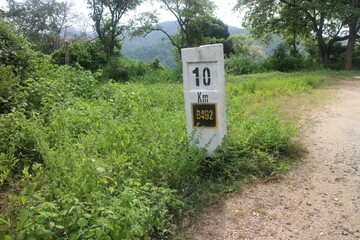 marker of the distance of km, Mile stone