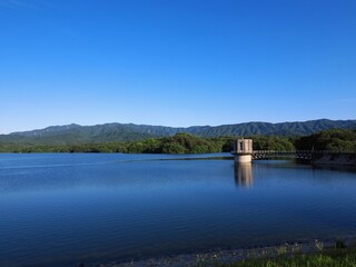 晴天の満濃池　静寂　香川県仲多度郡まんのう町】3