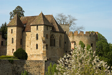 Obraz premium Chateau de Couches Xé, XIIé, 71, Saône et Loire, région Bourgogne Franche Comté, France