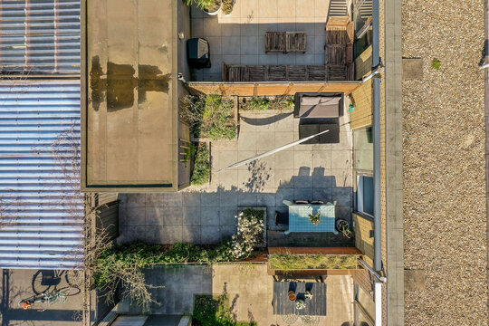 Aerial view of urban backyard and surroundings at Jan Vrijmanstraat 98