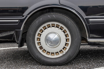 車のタイヤ　ホイール　old  Wheel of the car